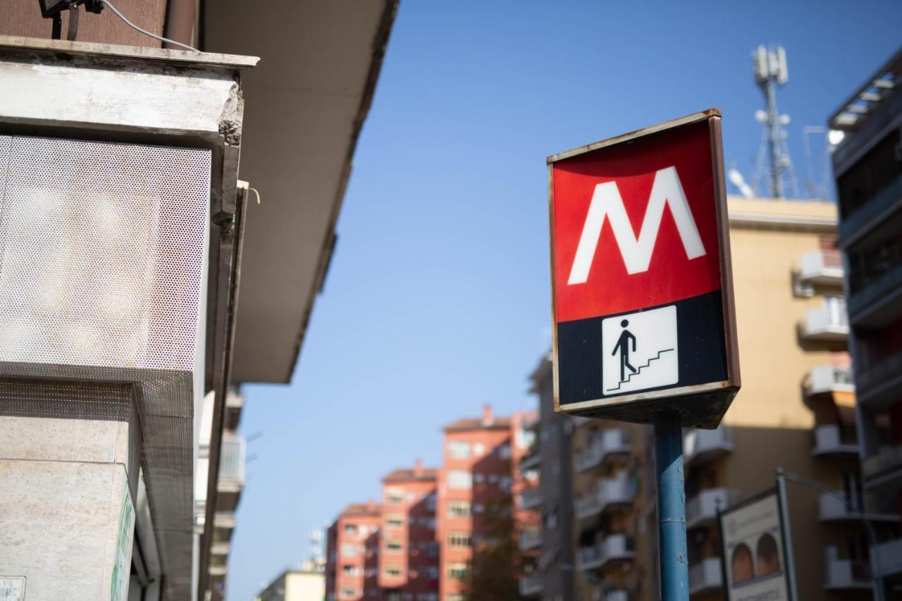 Lady Butterfly - Metro A Lucio Sestio Apartment Рим Екстериор снимка